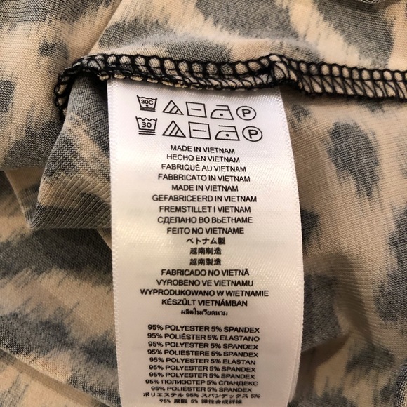 Michael Kors dress leopard print. Vee neck ruched waist. Long sleeve - Picture 7 of 7